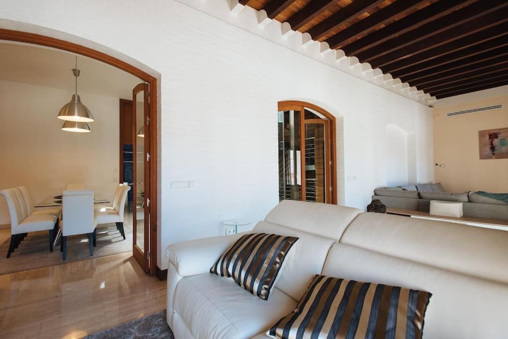 Rabadan Brand New Amazing House With Terrace Parking Hébergement de vacances Séville