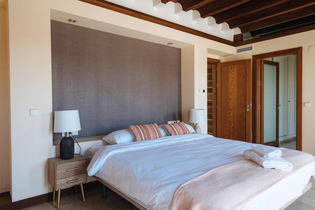Rabadan Brand New Amazing House With Terrace Parking Hébergement de vacances Séville