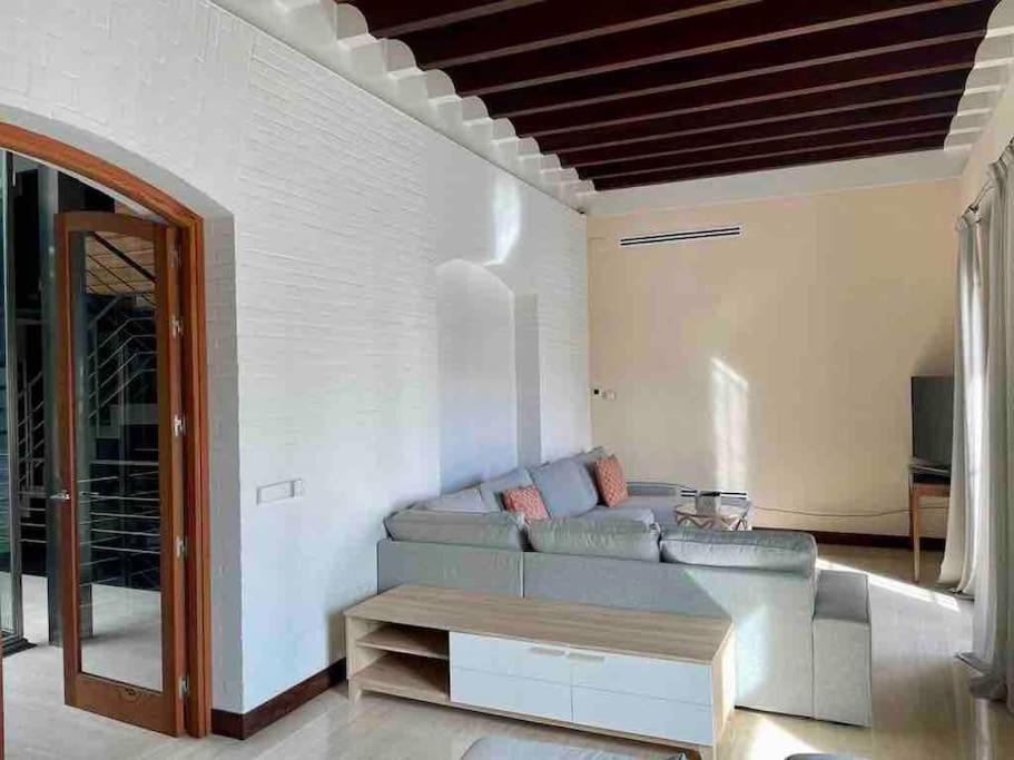 Rabadan Brand New Amazing House With Terrace Parking Hébergement de vacances